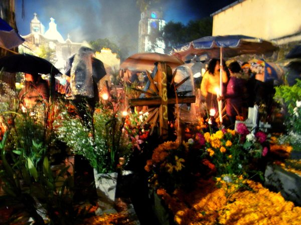 ミスキック　死者の日　メキシコ　観光